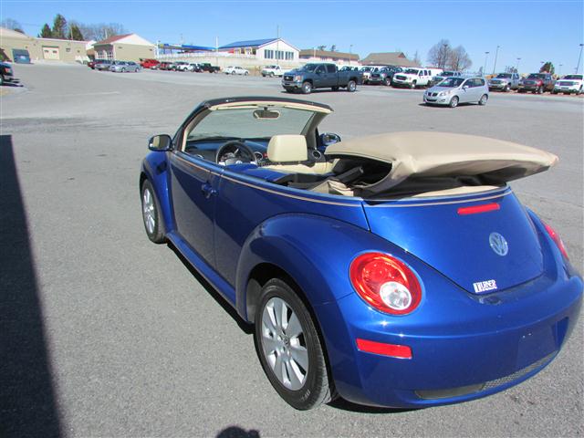 Volkswagen New Beetle 2008 photo 1