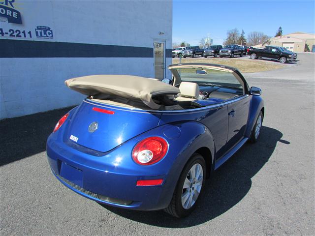 Volkswagen New Beetle 2008 photo 2