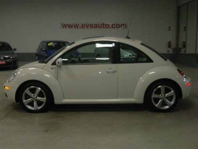 Volkswagen New Beetle 2008 photo 1