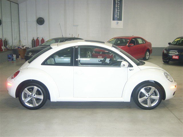 Volkswagen New Beetle 2008 photo 4