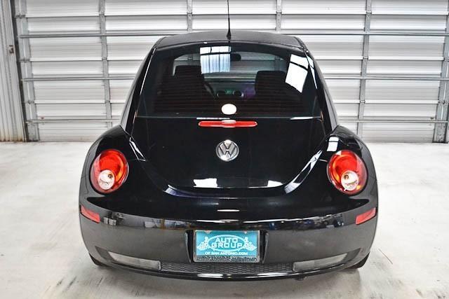 Volkswagen New Beetle 2008 photo 5