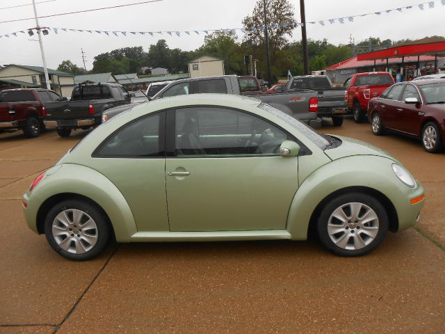 Volkswagen New Beetle 2008 photo 2