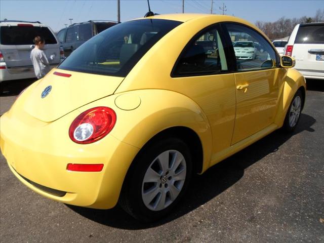 Volkswagen New Beetle 2008 photo 1