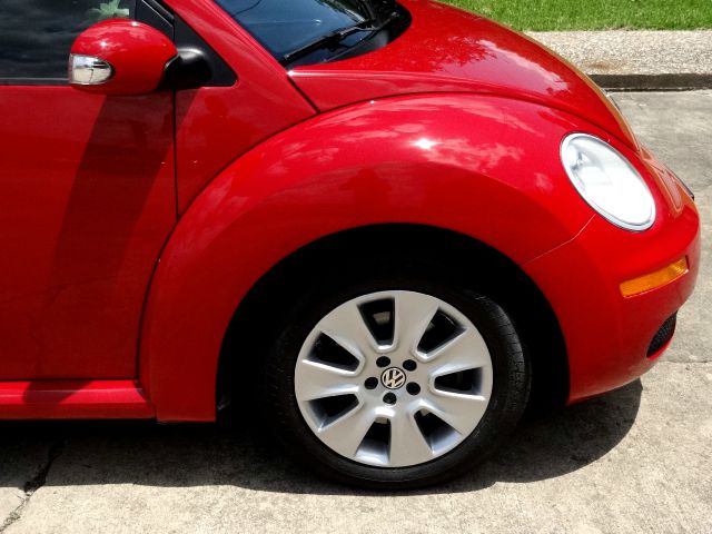 Volkswagen New Beetle 2008 photo 1