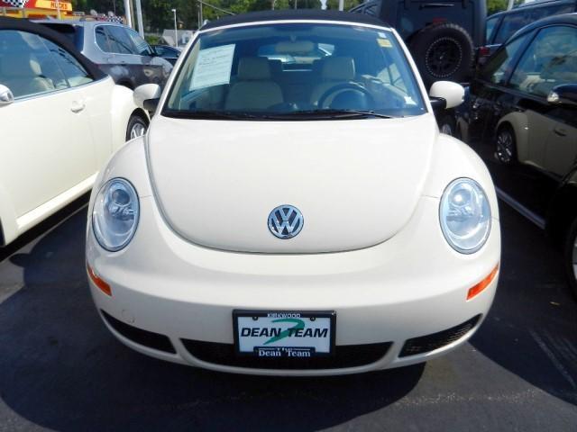 Volkswagen New Beetle 2008 photo 2