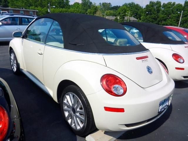 Volkswagen New Beetle 2008 photo 3