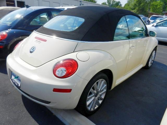 Volkswagen New Beetle 2008 photo 4