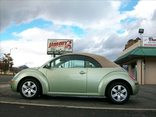 Volkswagen New Beetle 3.5L R350 AWD Convertible