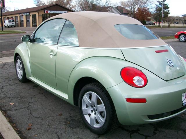 Volkswagen New Beetle 2008 photo 4