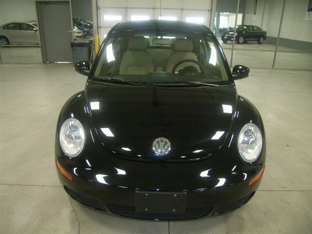 Volkswagen New Beetle 2008 photo 1