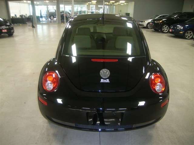 Volkswagen New Beetle 2008 photo 3