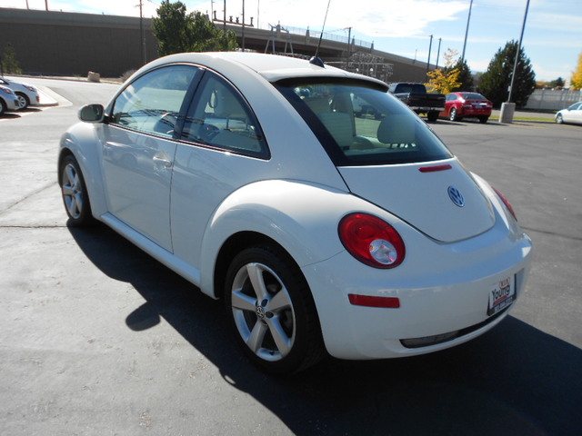 Volkswagen New Beetle 24K Unspecified