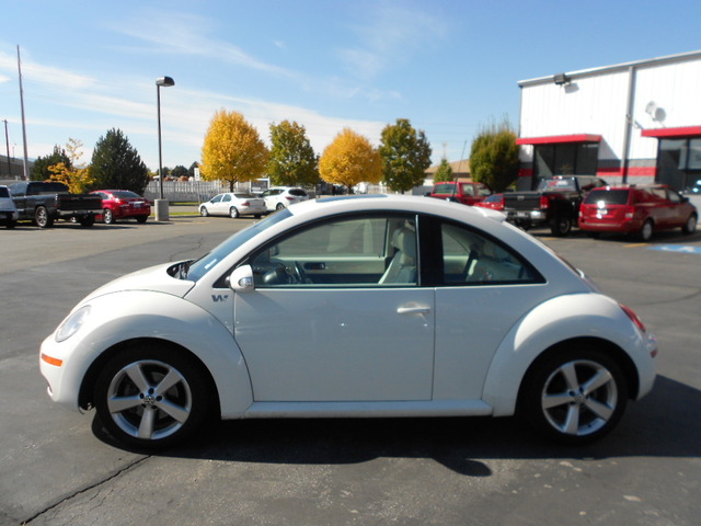 Volkswagen New Beetle 2008 photo 2