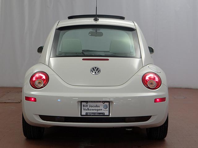 Volkswagen New Beetle 2008 photo 3