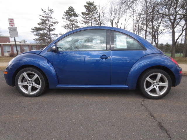 Volkswagen New Beetle 2008 photo 1