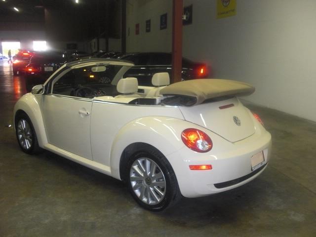 Volkswagen New Beetle 2008 photo 1