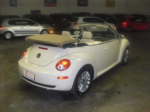 Volkswagen New Beetle 2008 photo 3