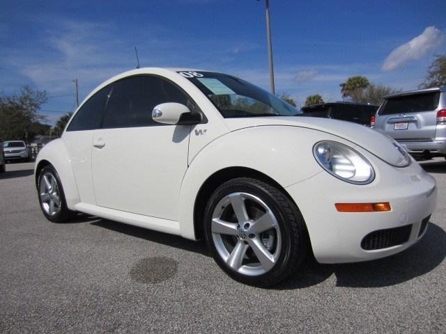 Volkswagen New Beetle 2008 photo 1