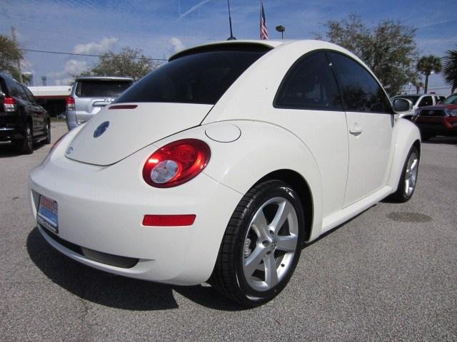 Volkswagen New Beetle 2008 photo 5