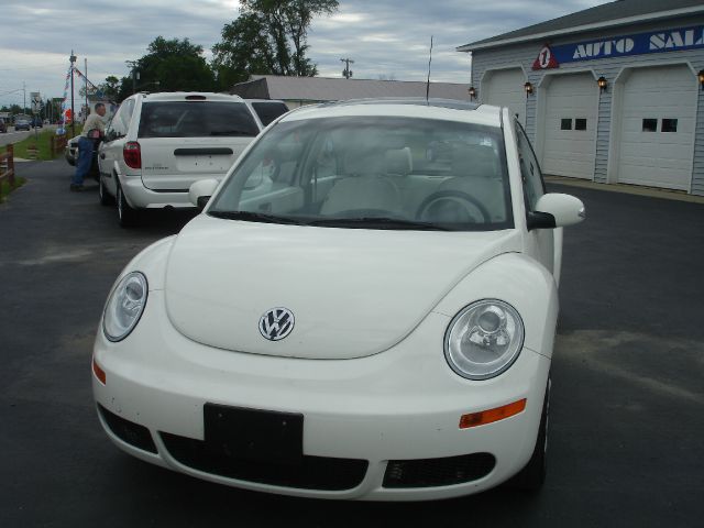 Volkswagen New Beetle 2008 photo 2