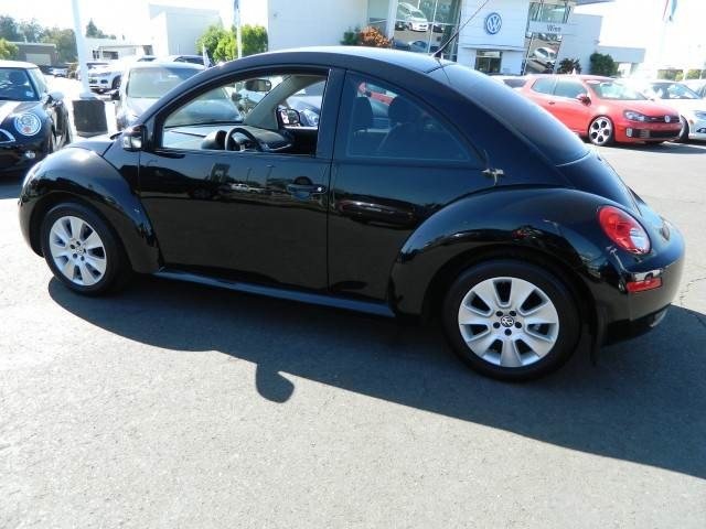 Volkswagen New Beetle 2008 photo 1