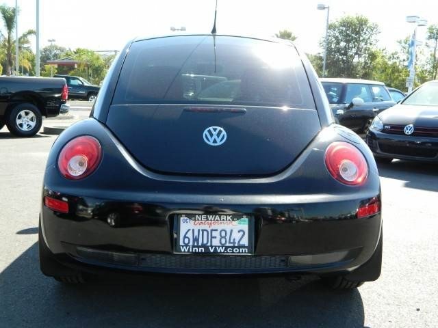 Volkswagen New Beetle 2008 photo 2