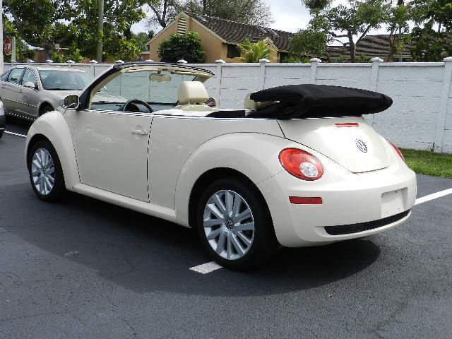 Volkswagen New Beetle 2008 photo 3