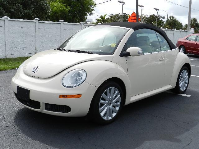 Volkswagen New Beetle 2008 photo 4