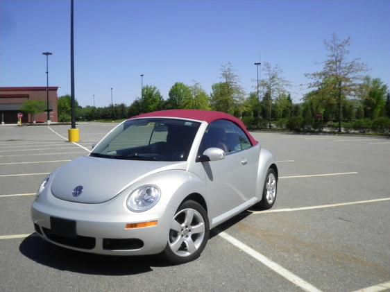 Volkswagen New Beetle 2009 photo 2