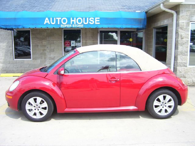 Volkswagen New Beetle 2009 photo 2