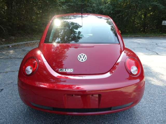 Volkswagen New Beetle 2009 photo 2