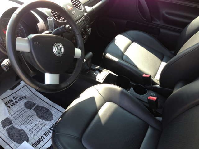 Volkswagen New Beetle 2009 photo 4