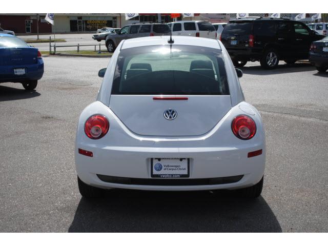 Volkswagen New Beetle 2009 photo 5