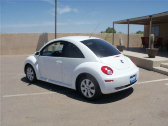 Volkswagen New Beetle 2009 photo 12