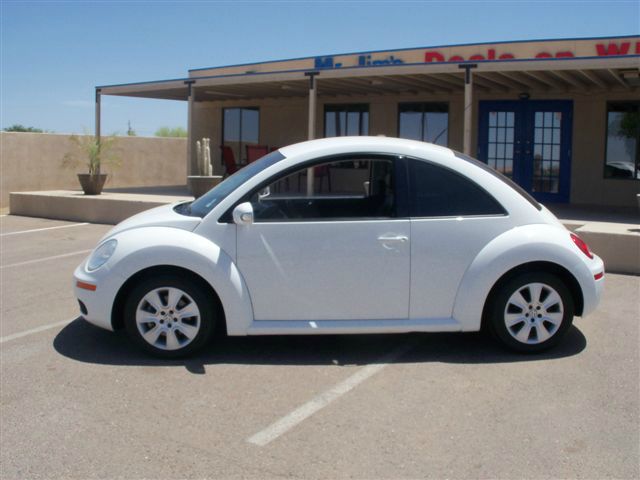 Volkswagen New Beetle 2009 photo 13