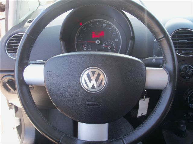 Volkswagen New Beetle 2009 photo 26