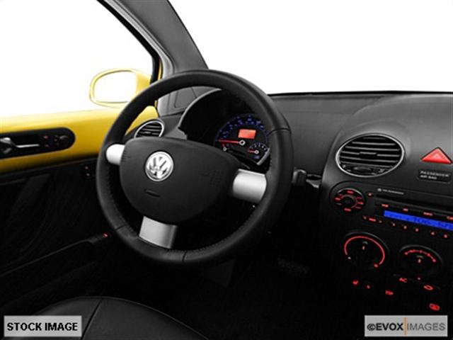 Volkswagen New Beetle 2009 photo 3