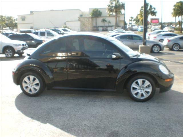 Volkswagen New Beetle 2009 photo 5