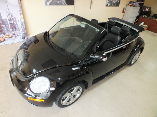 Volkswagen New Beetle 2009 photo 2