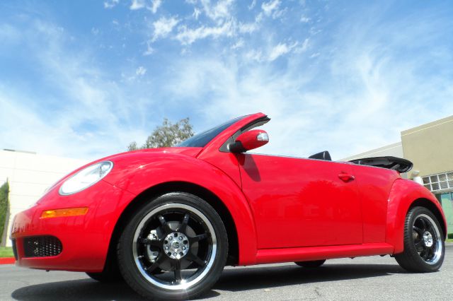 Volkswagen New Beetle 2009 photo 1