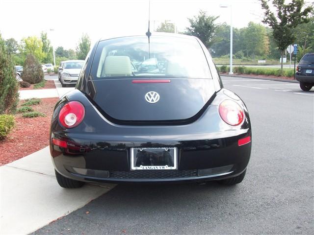 Volkswagen New Beetle 2009 photo 3