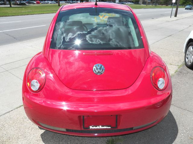 Volkswagen New Beetle 2010 photo 4