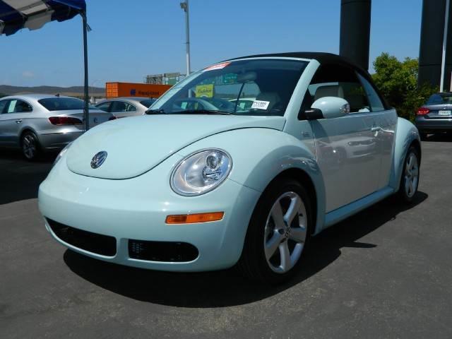 Volkswagen New Beetle 2010 photo 1