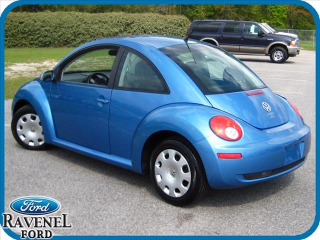 Volkswagen New Beetle 2010 photo 2