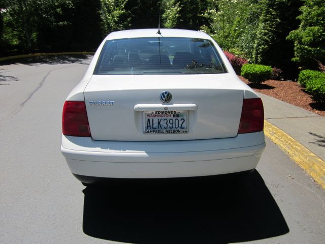 Volkswagen Passat 1999 photo 1