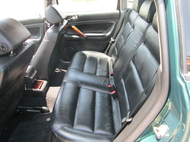 Volkswagen Passat 1999 photo 2