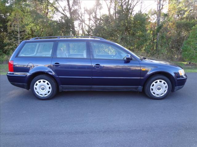 Volkswagen Passat 1999 photo 1