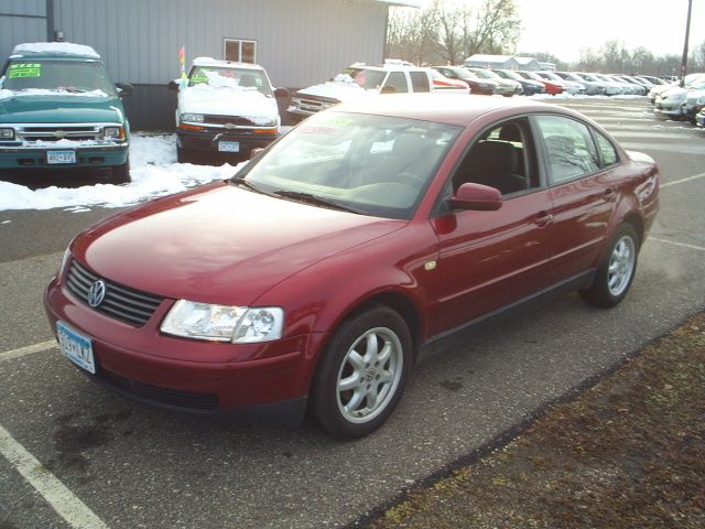 Volkswagen Passat 1999 photo 1