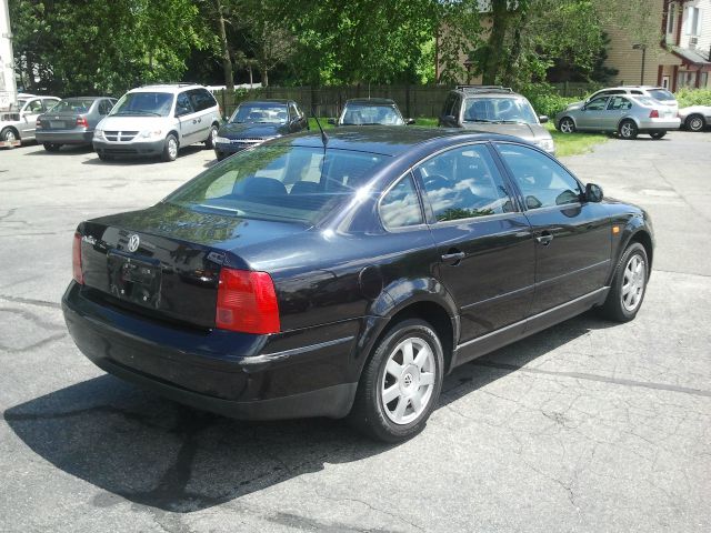 Volkswagen Passat 1999 photo 1