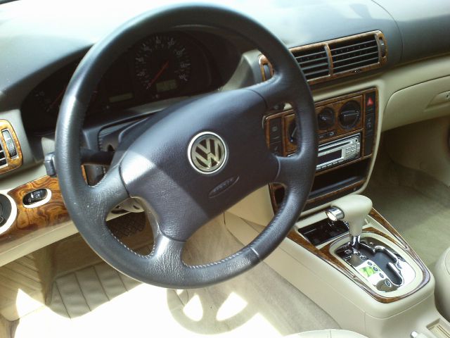 Volkswagen Passat 1999 photo 2